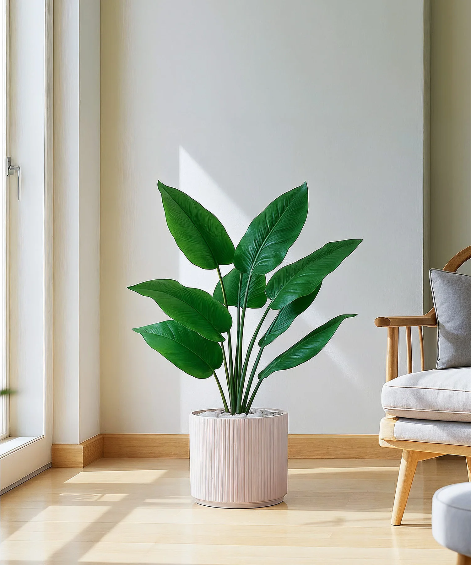 Manhattan Bloom Fiberglass Planter - Image 6